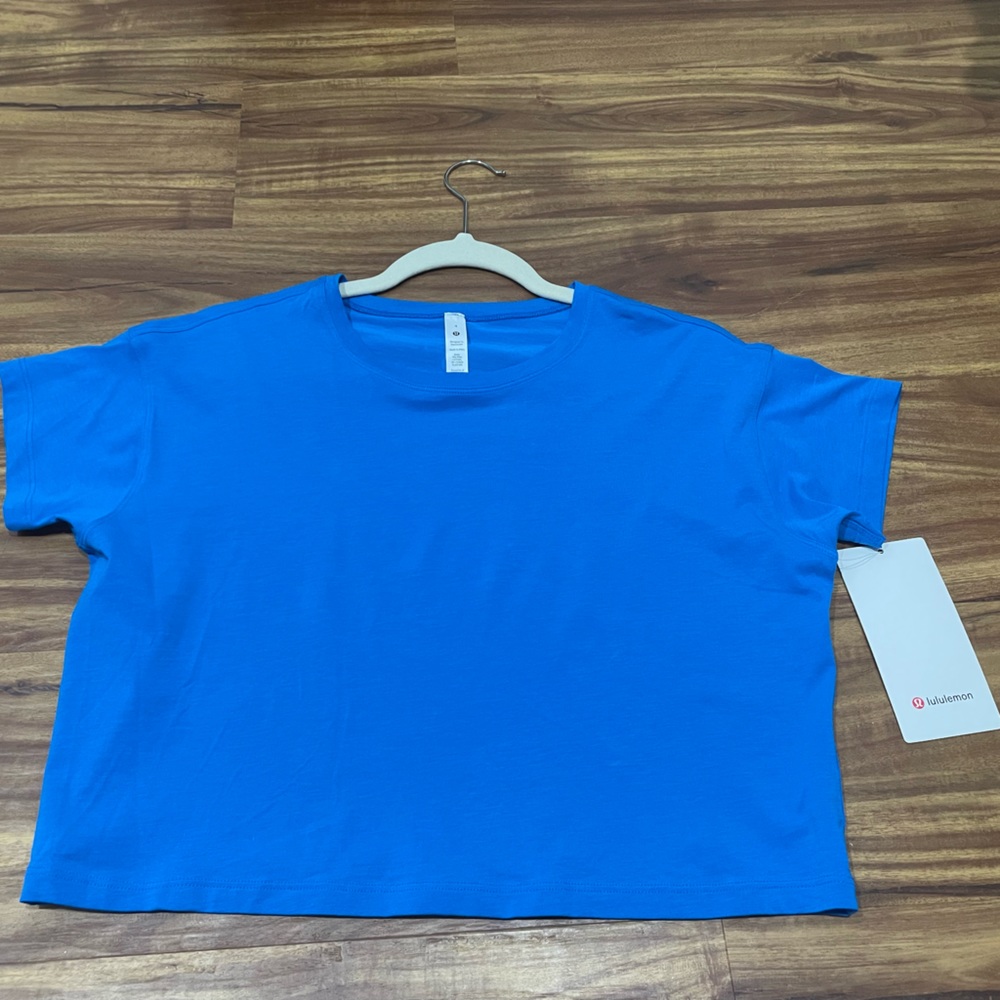 COPY - LULULEMON- Blue Size 4 Cates Tee